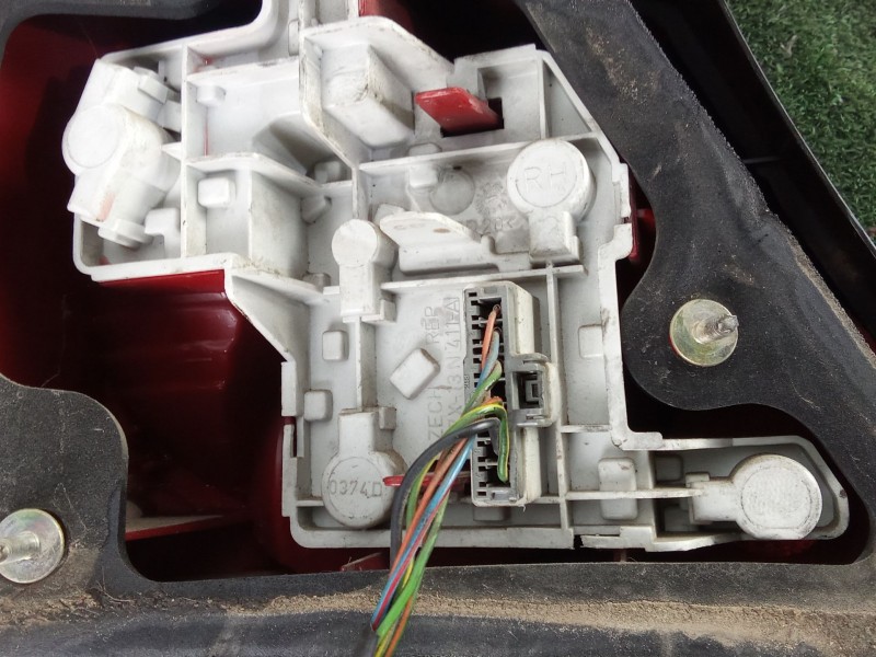 Recambio de piloto trasero derecho para ford mondeo iii (b5y) 2.0 tdci referencia OEM IAM 3S7113404A - 1S7113404A  