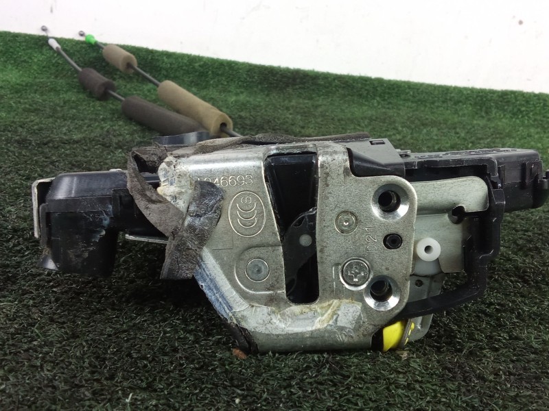 Recambio de cerradura puerta delantera izquierda para lexus is ii (_e2_) 220d (ale20) referencia OEM IAM Q68B1610 10.PINES 