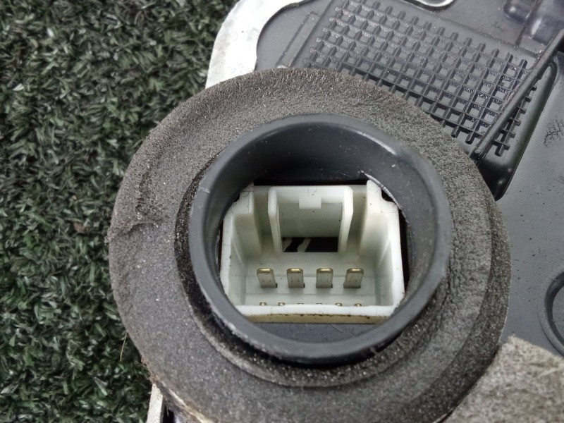 Recambio de cerradura puerta delantera izquierda para lexus is ii (_e2_) 220d (ale20) referencia OEM IAM Q68B1610 10.PINES 