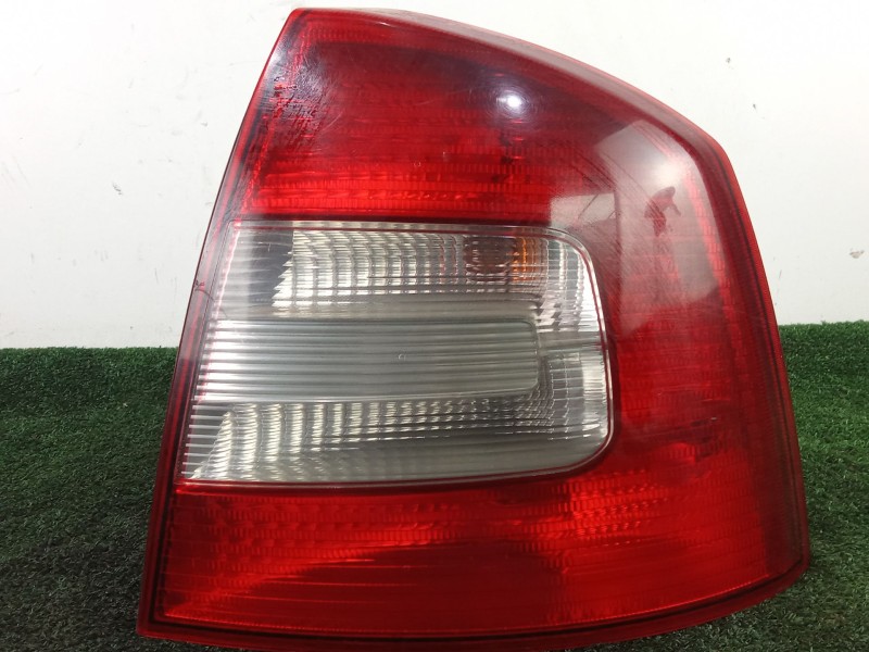 Recambio de piloto trasero derecho para skoda octavia ii (1z3) 1.6 lpg referencia OEM IAM  09-13 