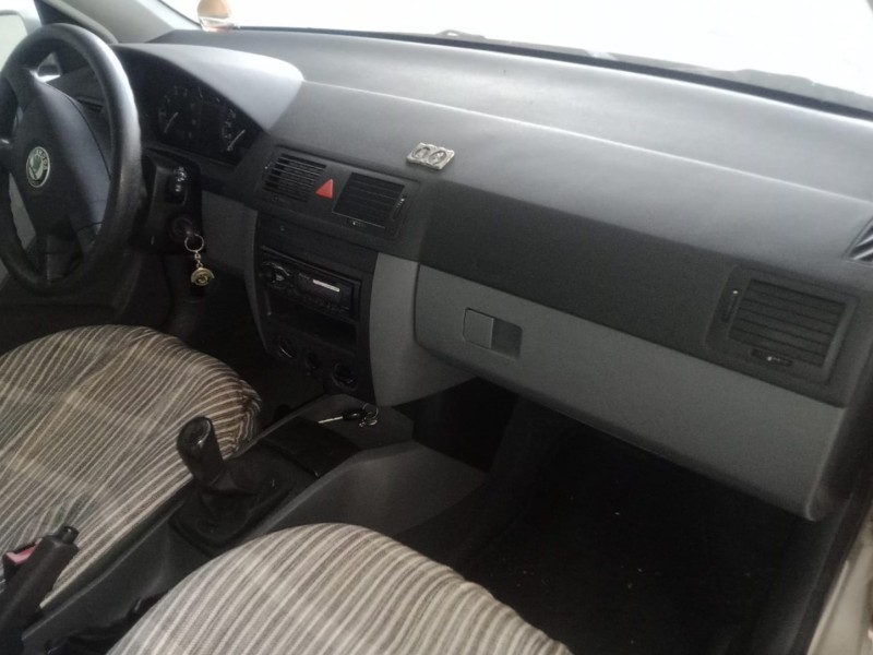 skoda fabia i sedán (6y3) del año 2002