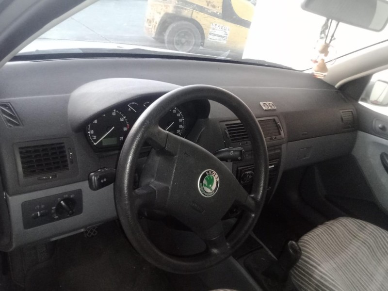 skoda fabia i sedán (6y3) del año 2002