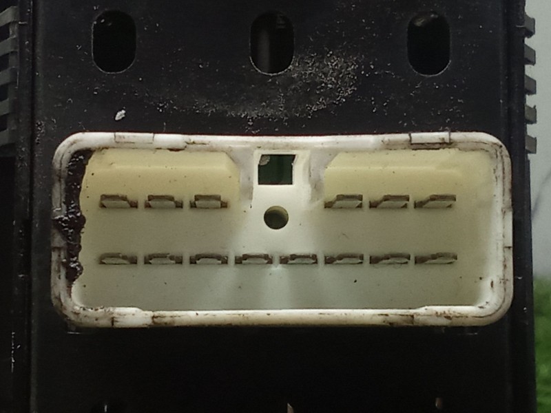 Recambio de mando elevalunas delantero izquierdo para hyundai matrix (fc) 1.5 crdi referencia OEM IAM 9357017100YN 4.BOTONES 