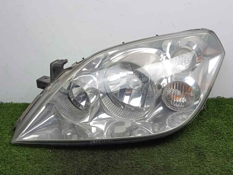 Recambio de faro izquierdo para nissan primera berlina (p12) 1.9 16v turbodiesel cat referencia OEM IAM 26060AU800  