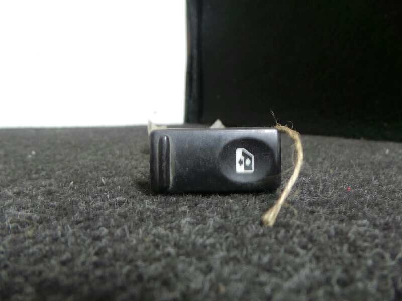 Recambio de mando elevalunas delantero derecho para renault 19 (b/c/l53) 1.8 referencia OEM IAM   6 PINES