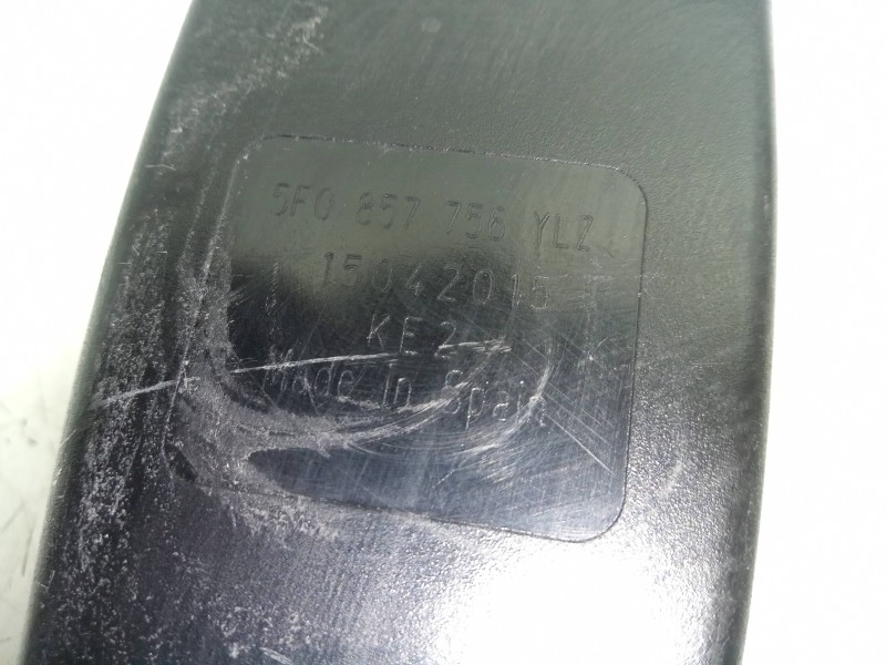 Recambio de enganche cinturon trasero derecho para seat leon (5f1) 1.6 tdi referencia OEM IAM 5F0857756YLZ  