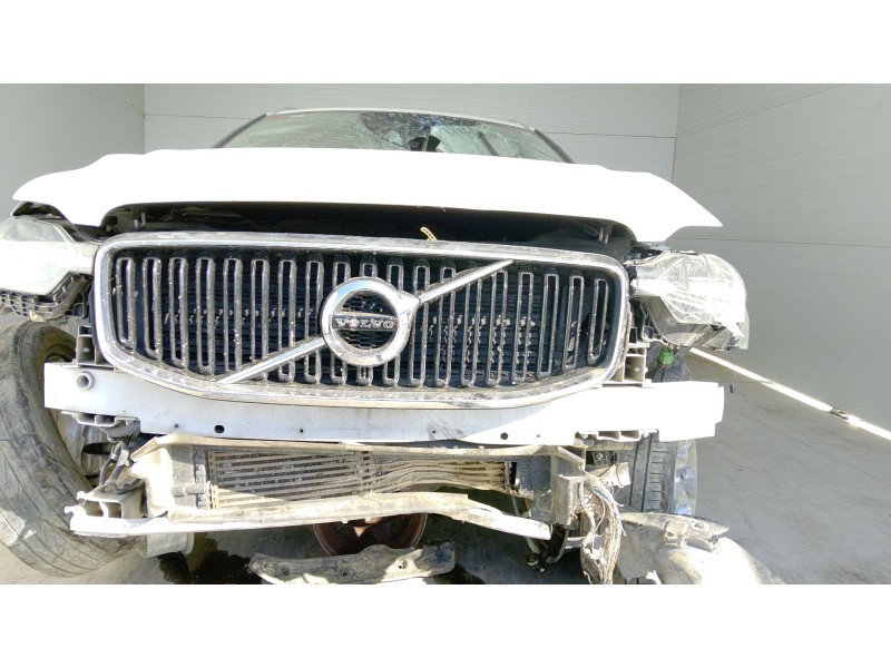 Recambio de rejilla paragolpes central para volvo xc90 ii (256) d4 referencia OEM IAM   