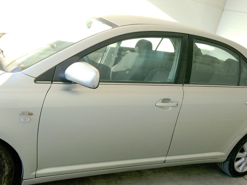 Recambio de puerta delantera izquierda para toyota avensis sedán (_t25_) 2.0 d-4d (cdt250_) referencia OEM IAM   