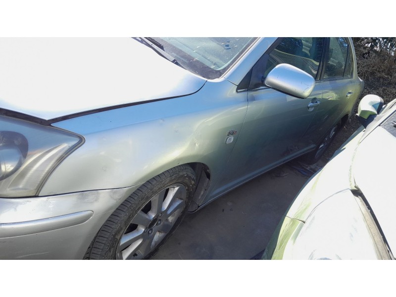 Recambio de aleta delantera izquierda para toyota avensis sedán (_t25_) 2.0 d-4d (cdt250_) referencia OEM IAM   