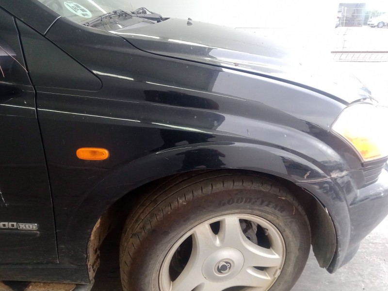 Recambio de aleta delantera derecha para ssangyong kyron 2.0 xdi referencia OEM IAM   