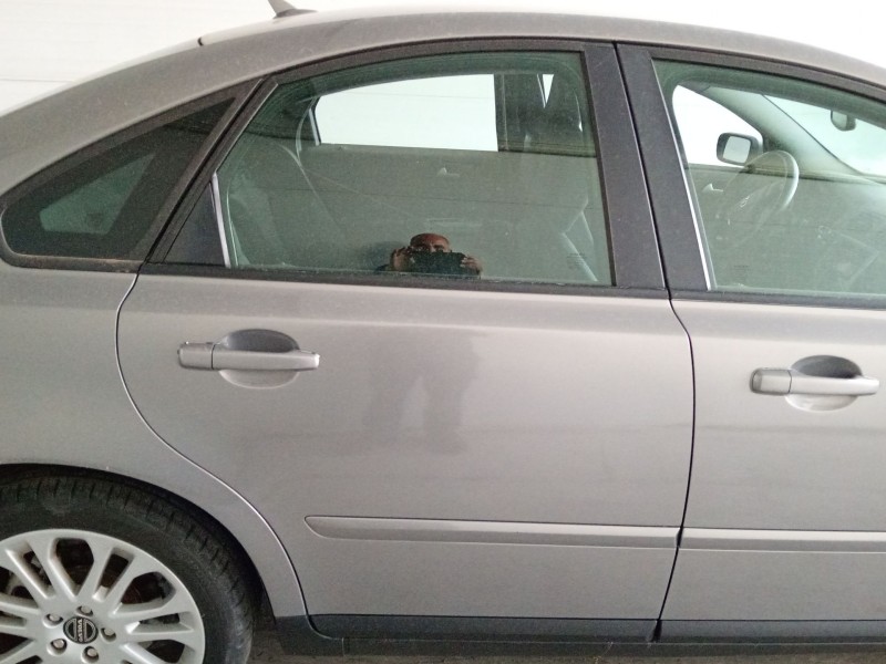 Recambio de puerta trasera derecha para volvo s40 ii (544) 2.4 referencia OEM IAM   