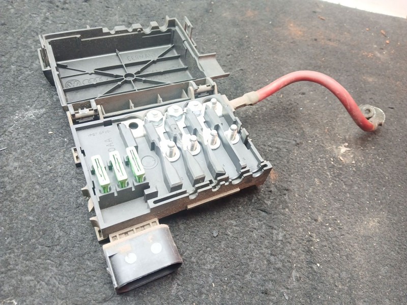 Recambio de caja reles / fusibles para seat leon (1m1) 1.6 16 v referencia OEM IAM 1J0937550AA  