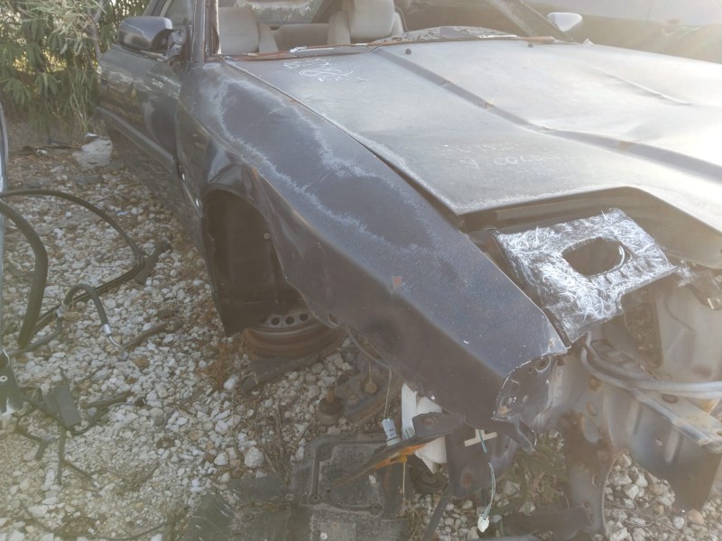 Recambio de aleta delantera derecha para toyota supra (a8) referencia OEM IAM MAL ESTADO NEGRO 