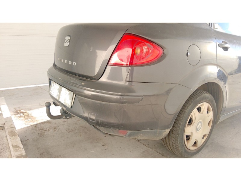 Recambio de paragolpes trasero para seat toledo iii (5p2) 1.9 tdi referencia OEM IAM   