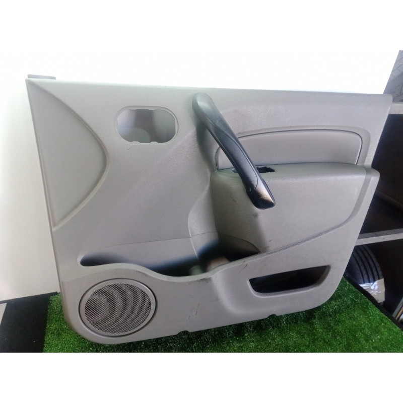 Recambio de guarnecido puerta delantera derecha para renault kangoo 1.5 dci diesel cat referencia OEM IAM 8200618589  