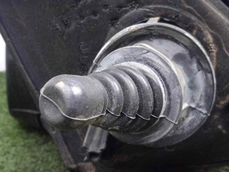 Recambio de retrovisor izquierdo para peugeot 206 berlina 1.1 referencia OEM IAM CP6465000 MANUAL NEGRO