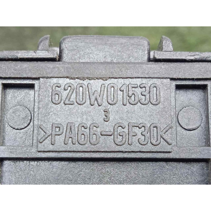 Recambio de mando elevalunas delantero derecho para mitsubishi santamo (hyundai) 2.0 cat referencia OEM IAM 93570M2500  DECO