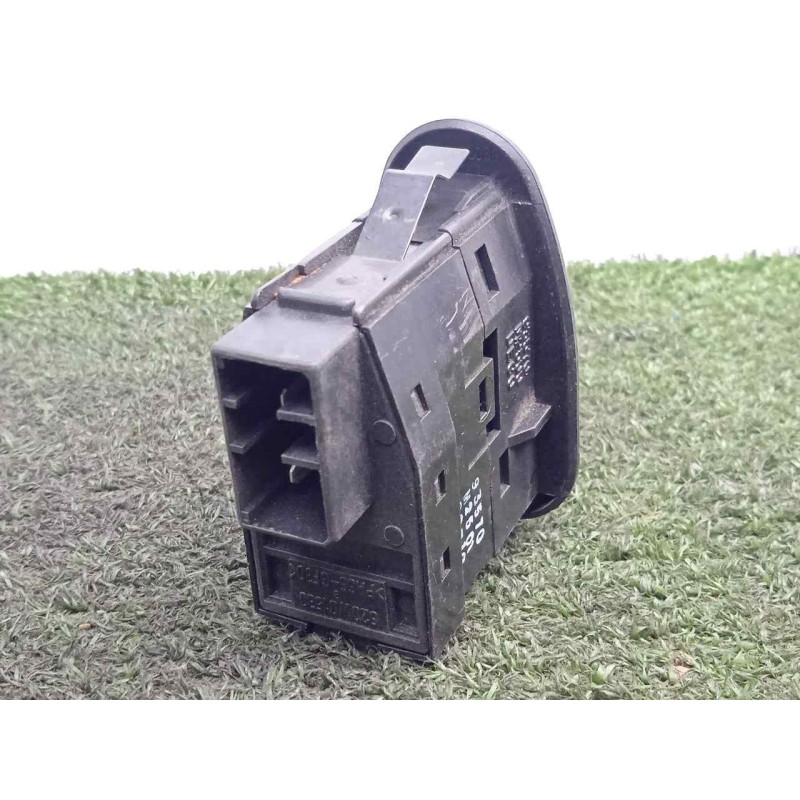 Recambio de mando elevalunas delantero derecho para mitsubishi santamo (hyundai) 2.0 cat referencia OEM IAM 93570M2500  DECO