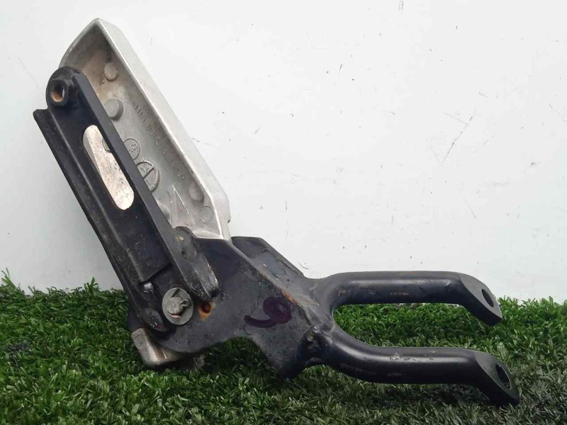 Recambio de estribo para honda pcx 125 referencia OEM IAM 50730KWN900 IZQUIERDO 