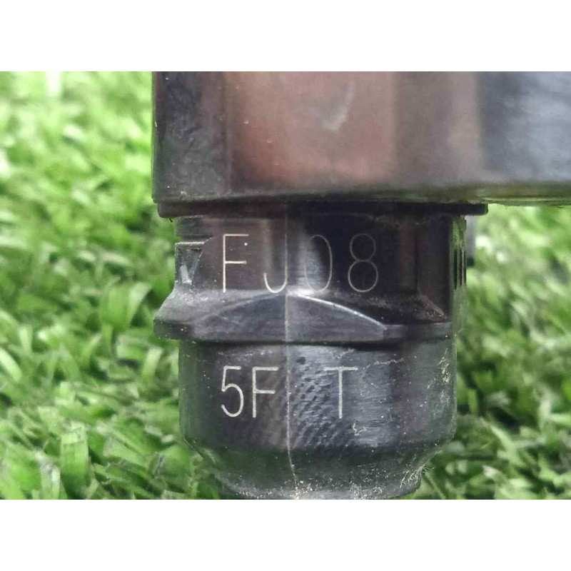 Recambio de inyector para honda pcx 125 referencia OEM IAM FJ08-5FT  