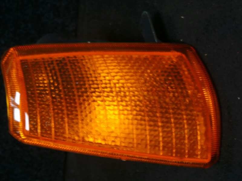 Recambio de piloto delantero izquierdo para peugeot 205 berlina referencia OEM IAM  AMBAR NUEVO