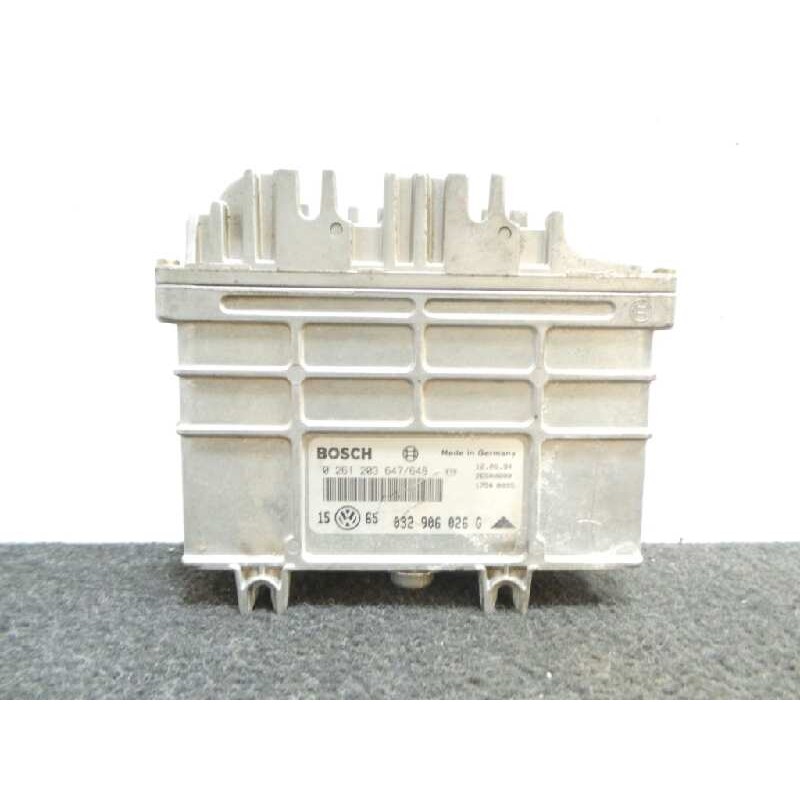 Recambio de centralita motor uce para volkswagen golf iii berlina (1h1) 1.6 referencia OEM IAM 0261203647/648-032906026G BOSCH 