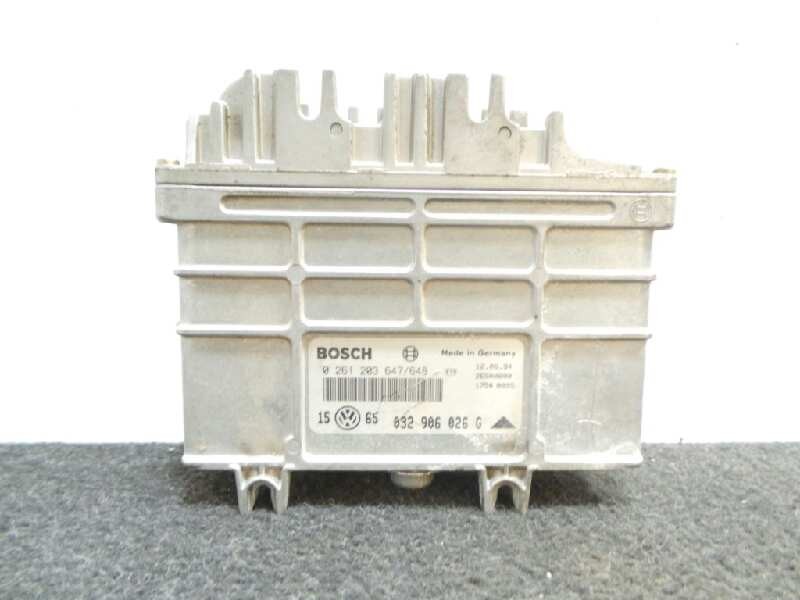 Recambio de centralita motor uce para volkswagen golf iii berlina (1h1) 1.6 referencia OEM IAM 0261203647/648-032906026G BOSCH 