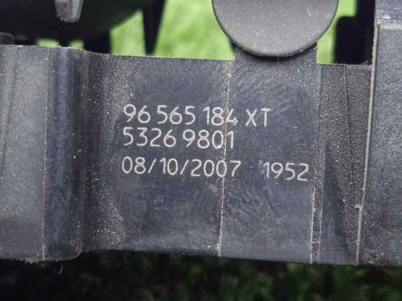 Recambio de mando elevalunas delantero derecho para peugeot 308 1.6 16v referencia OEM IAM 96565184XT  