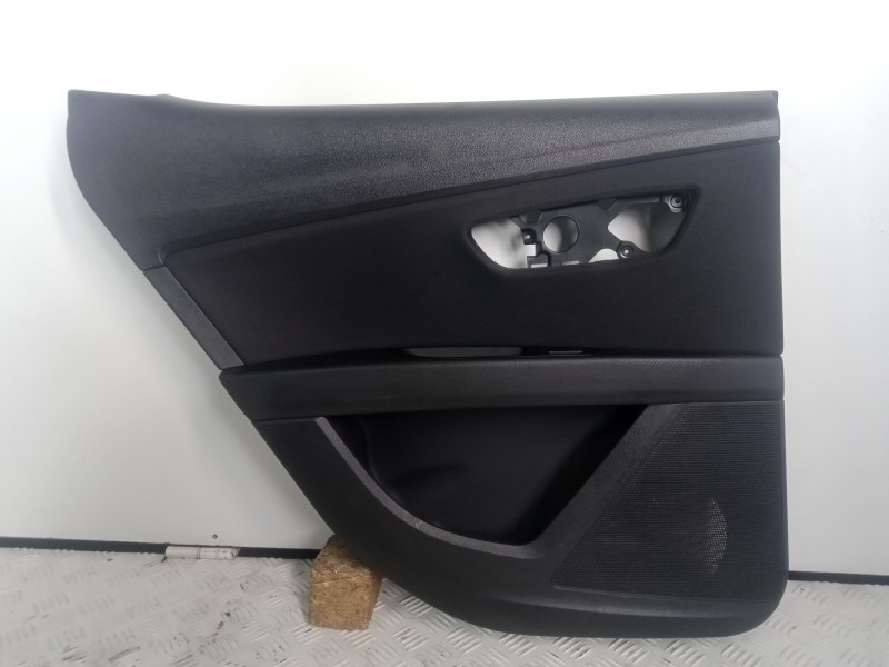 Recambio de guarnecido puerta trasera izquierda para seat leon (5f1) 1.6 tdi referencia OEM IAM 5F4867115  