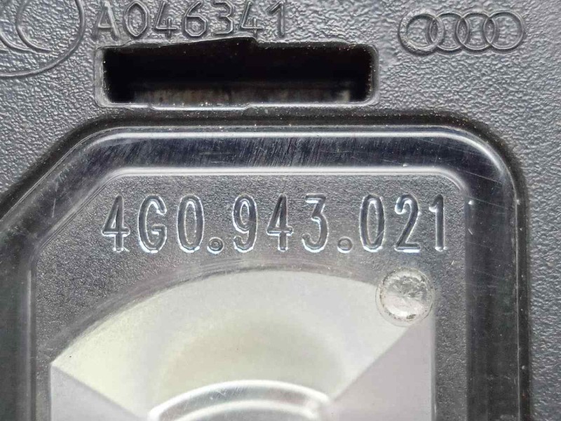 Recambio de piloto matricula para audi a3 sedán(8vs) 2.0 16v tdi referencia OEM IAM 4G0943021  