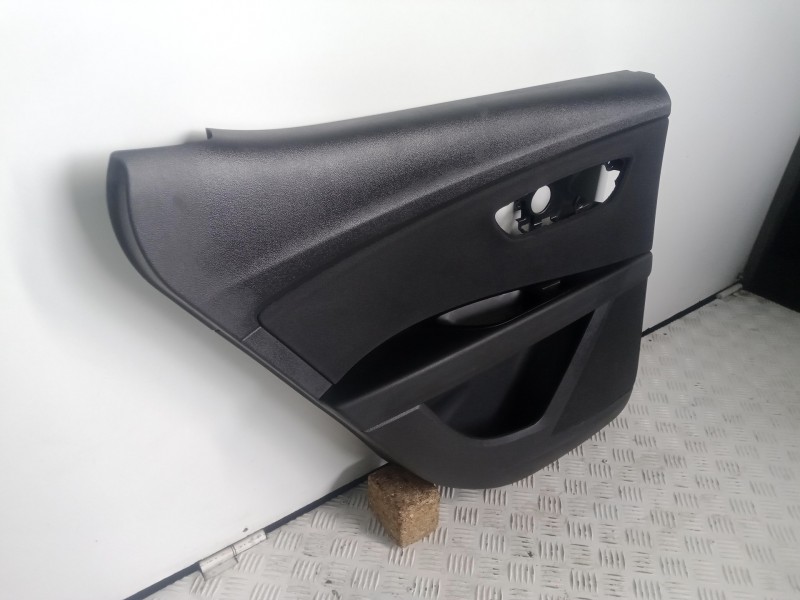 Recambio de guarnecido puerta trasera izquierda para seat leon (5f1) 1.6 tdi referencia OEM IAM 5F4867115  