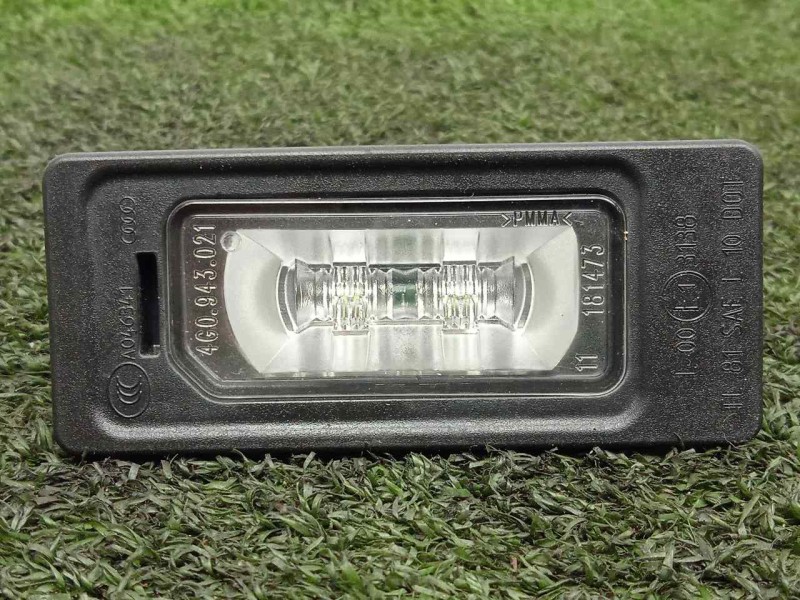 Recambio de piloto matricula para audi a3 sedán(8vs) 2.0 16v tdi referencia OEM IAM 4G0943021  