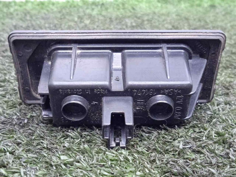 Recambio de piloto matricula para audi a3 sedán(8vs) 2.0 16v tdi referencia OEM IAM 4G0943021  