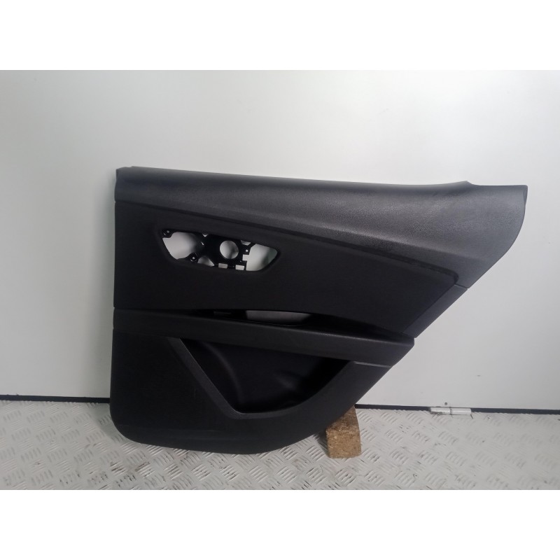 Recambio de guarnecido puerta trasera derecha para seat leon (5f1) 1.6 tdi referencia OEM IAM 5F4867116  