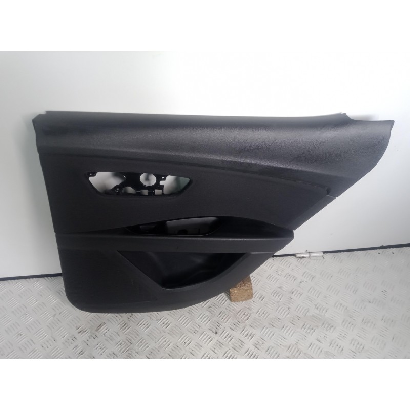 Recambio de guarnecido puerta trasera derecha para seat leon (5f1) 1.6 tdi referencia OEM IAM 5F4867116  