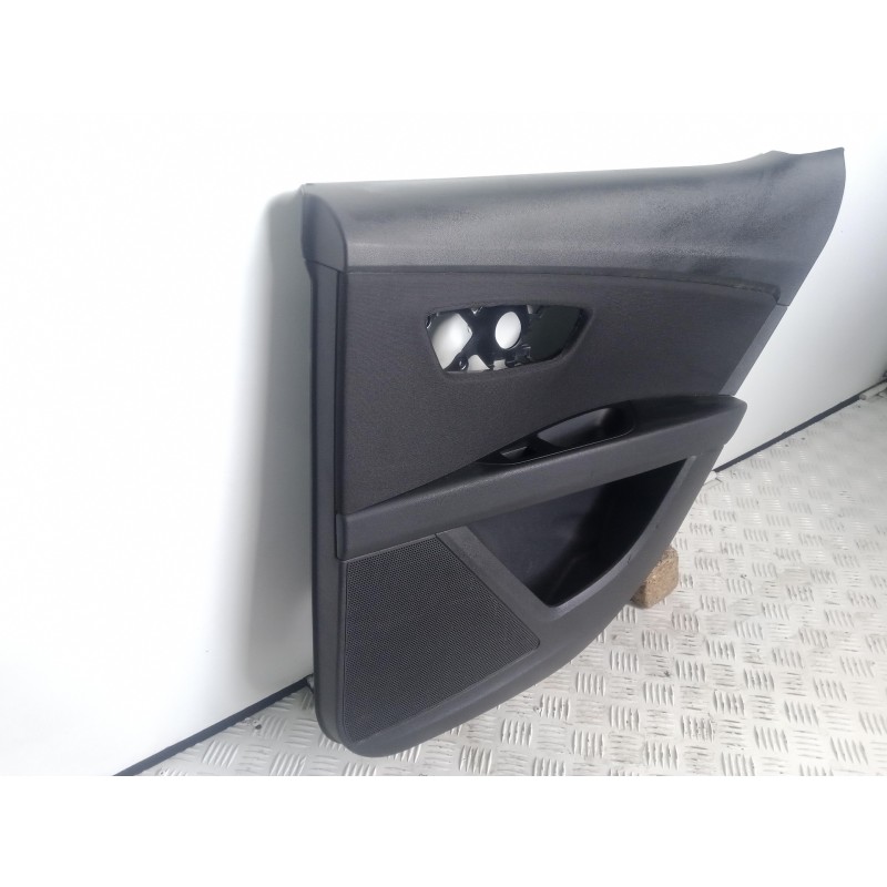 Recambio de guarnecido puerta trasera derecha para seat leon (5f1) 1.6 tdi referencia OEM IAM 5F4867116  