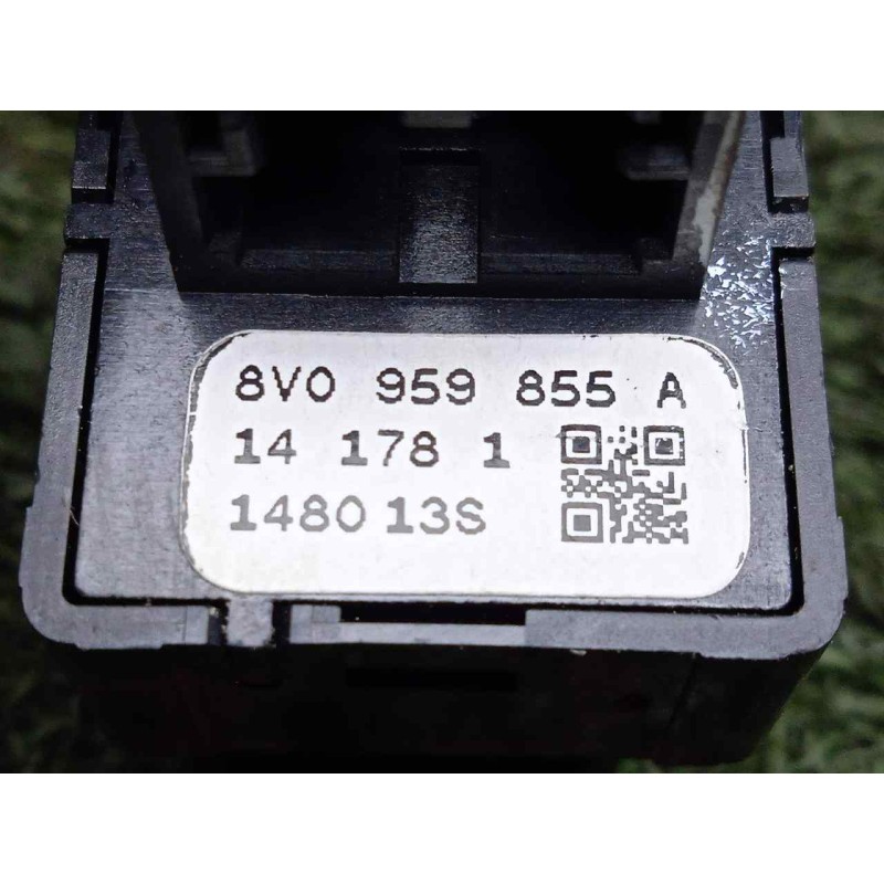Recambio de mando elevalunas trasero izquierdo para audi a3 sedán(8vs) 2.0 16v tdi referencia OEM IAM 8V0959855A  