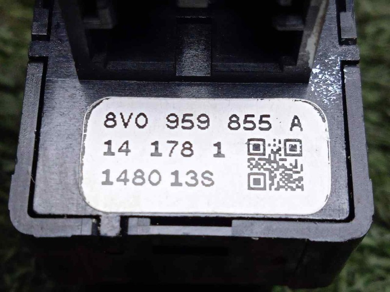 Recambio de mando elevalunas trasero izquierdo para audi a3 sedán(8vs) 2.0 16v tdi referencia OEM IAM 8V0959855A  
