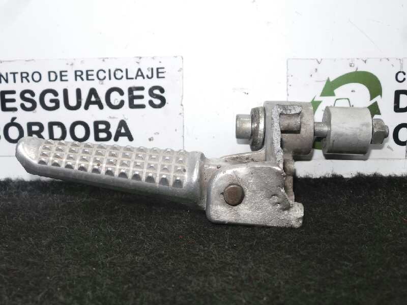 Recambio de estribo para honda cbr 600 f / cbr 600 rr referencia OEM IAM 50720KT7761 TRASERO.DERECHO 