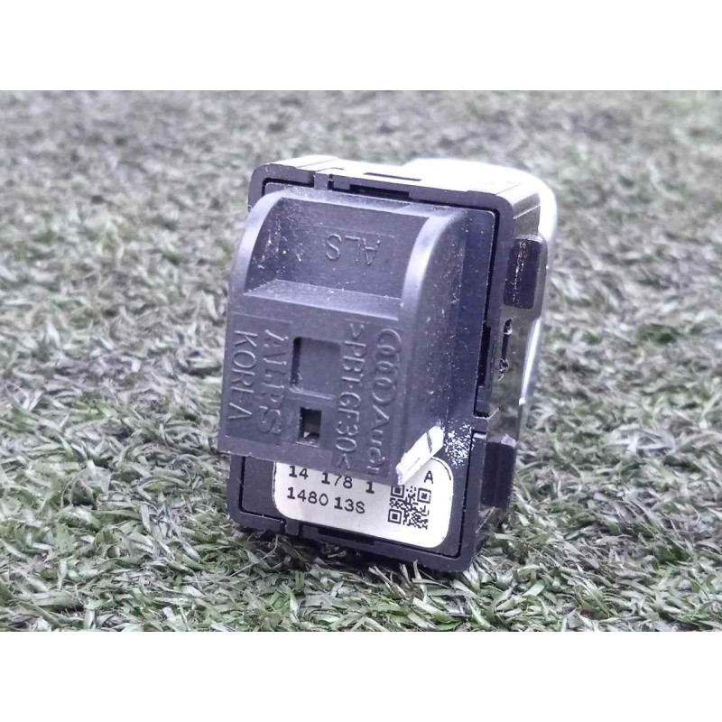 Recambio de mando elevalunas trasero izquierdo para audi a3 sedán(8vs) 2.0 16v tdi referencia OEM IAM 8V0959855A  