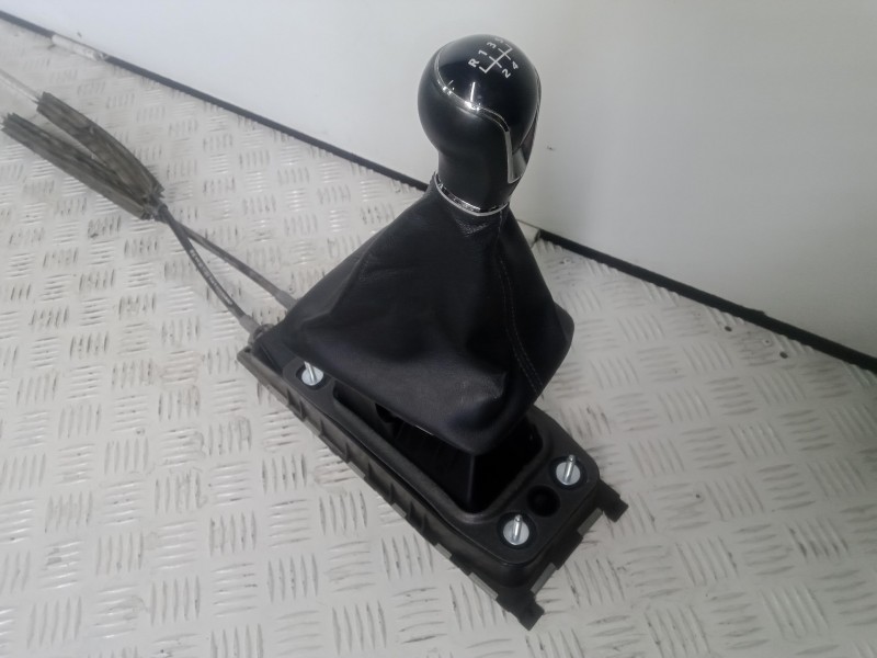Recambio de palanca cambio para seat leon (5f1) 1.6 tdi referencia OEM IAM 5Q0711061-5Q0711049  