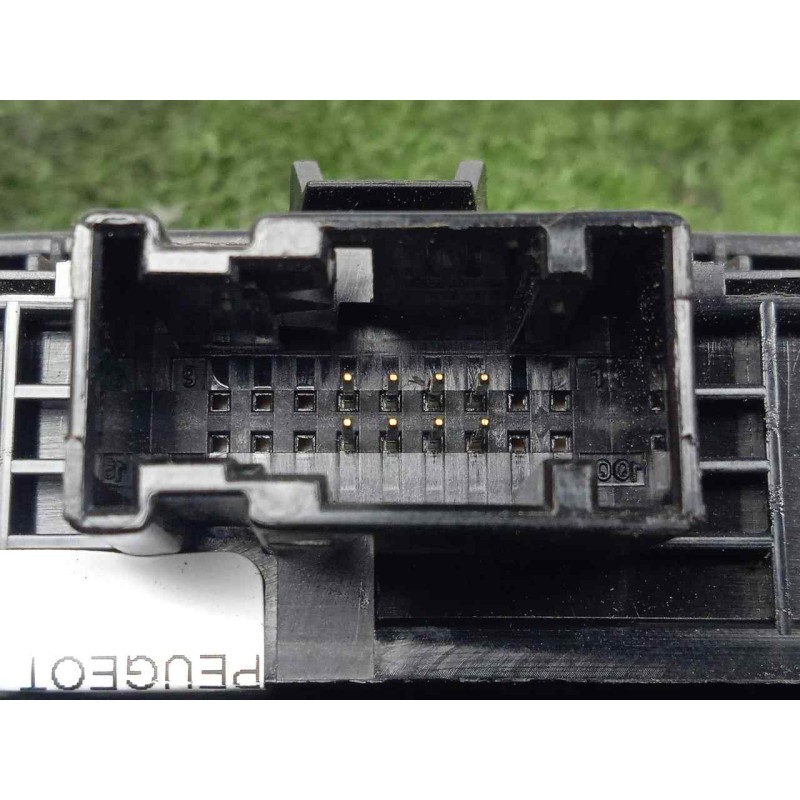 Recambio de warning para peugeot 308 1.6 16v referencia OEM IAM 9659417177  