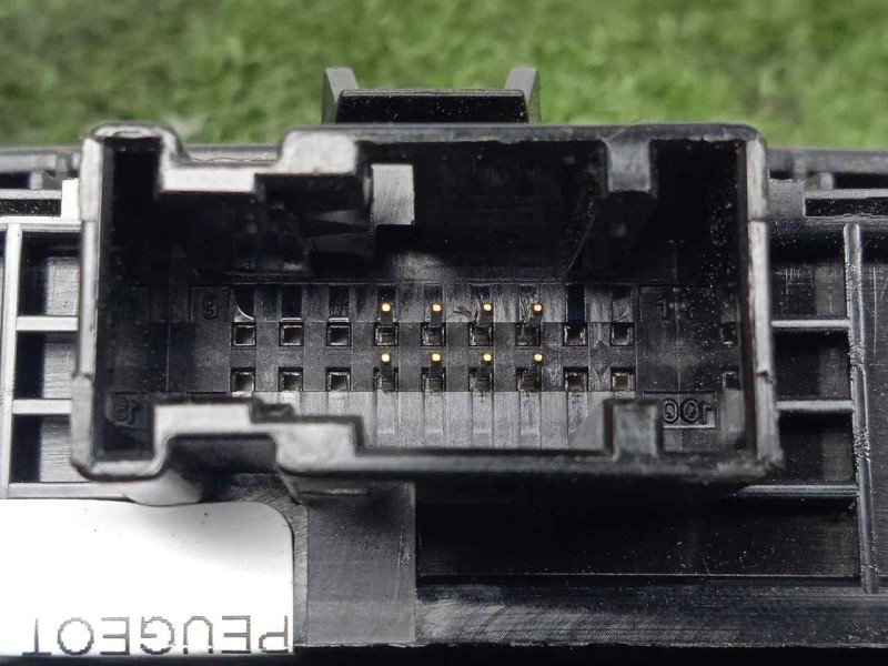 Recambio de warning para peugeot 308 1.6 16v referencia OEM IAM 9659417177  