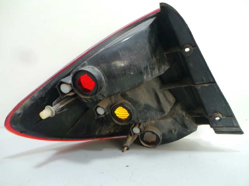 Recambio de piloto trasero derecho para kia rio 1.3 cat referencia OEM IAM  AMBAR RANCHERA