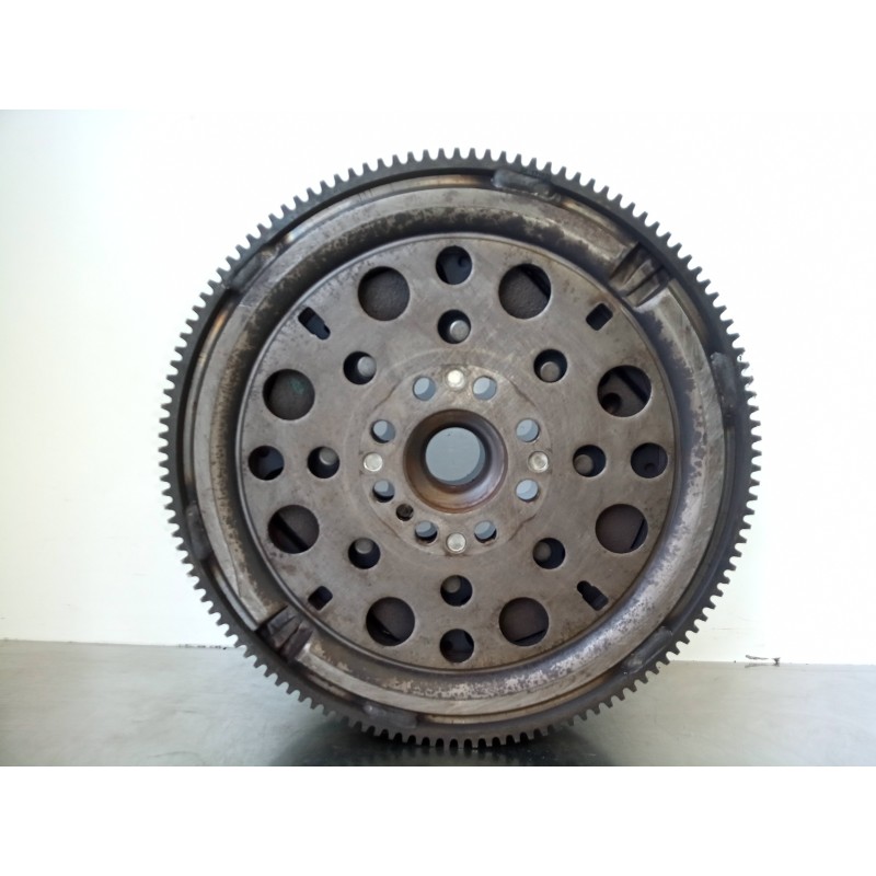 Recambio de volante motor para mercedes-benz clase a (w168) 1.7 cdi diesel cat referencia OEM IAM 20702304  