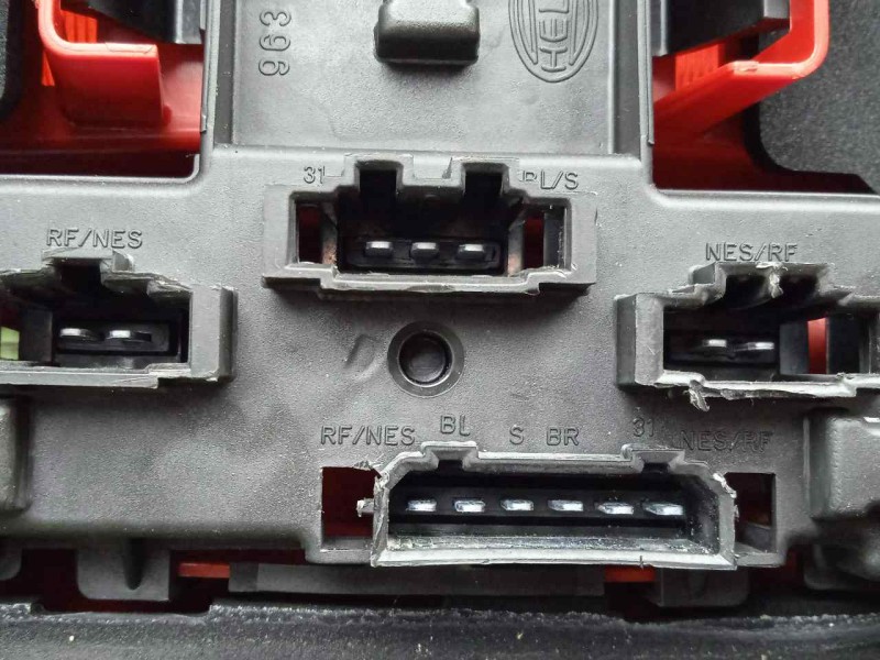 Recambio de piloto trasero izquierdo para volkswagen bora berlina (1j2) 1.6 16v referencia OEM IAM   