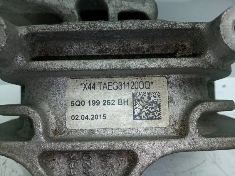 Recambio de soporte motor derecho para seat leon (5f1) 1.6 tdi referencia OEM IAM 5Q0199262BH ALUMINIO 