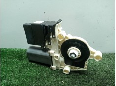 Recambio de motor elevalunas trasero izquierdo para volkswagen bora berlina (1j2) 1.6 16v referencia OEM IAM 1C0959811A-10540630