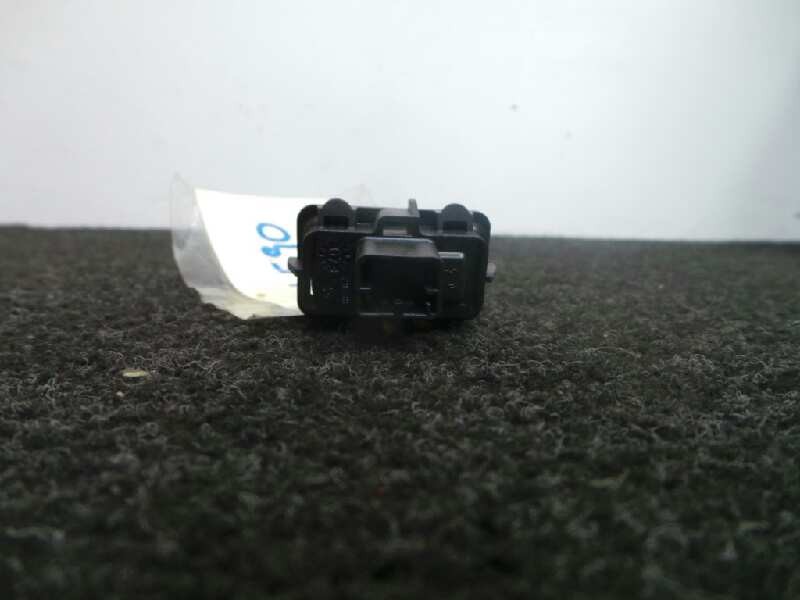 Recambio de mando elevalunas trasero derecho para fiat croma (194) 1.9 jtd 16v cat referencia OEM IAM   