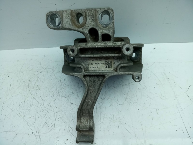 Recambio de soporte motor derecho para seat leon (5f1) 1.6 tdi referencia OEM IAM 5Q0199262BH ALUMINIO 